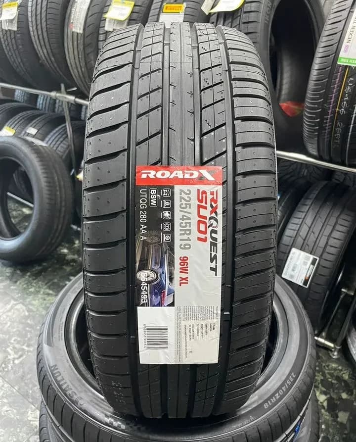 RoadX RXQuest SU01 225/45 R19 96W XL
