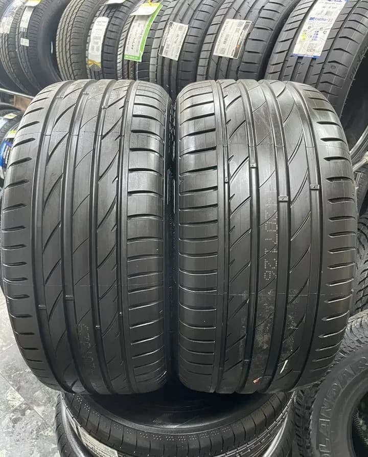 Maxxis Victra Sport VS5 245/40 R19 и 275/35 R19 100Y