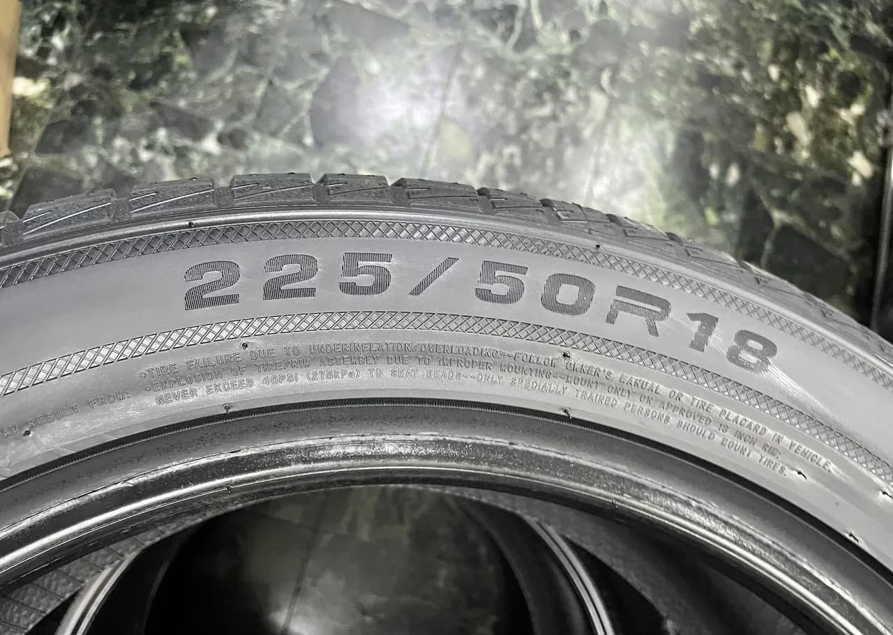 RoadX RXQuest SU01 225/50 R18 99Y XL