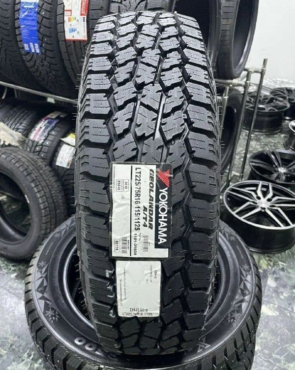 Yokohama Geolandar A/T4 G018 225/75 R16C 115/112S