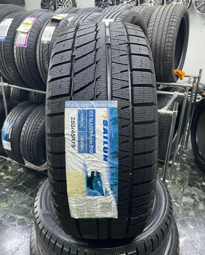 Sailun Ice Blazer Arctic Evo 255/45 R19 104V XL