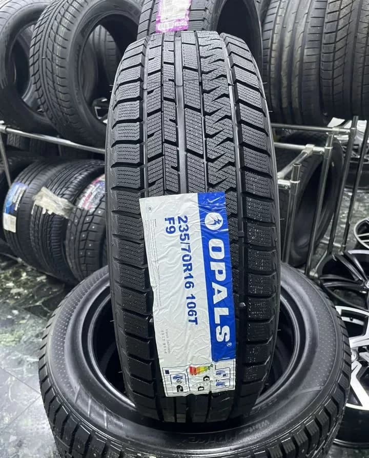 Opals SilverSnow F9 235/70 R16 106T
